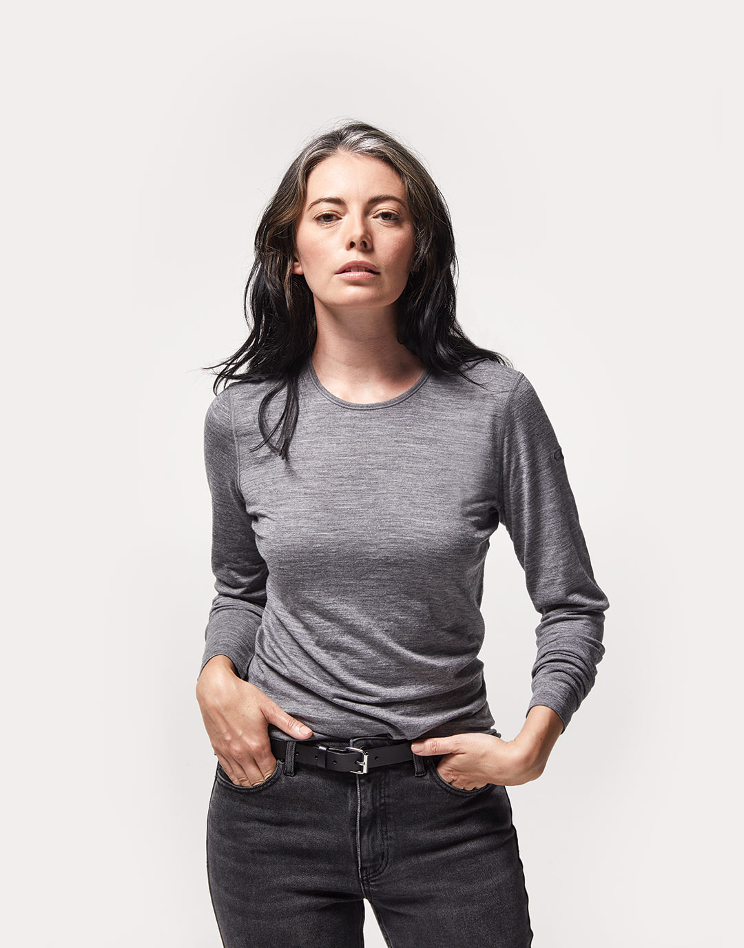 Women's Merino 260 Tech Long Sleeve Crewe Thermal Top in Gritstone Heather.